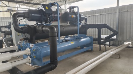 電路板制造公司集中哄冷水機工程案倒，分別供電路板鉆吼機中心軸冷卻蝕刻線冷卻電鍍線冷卻等